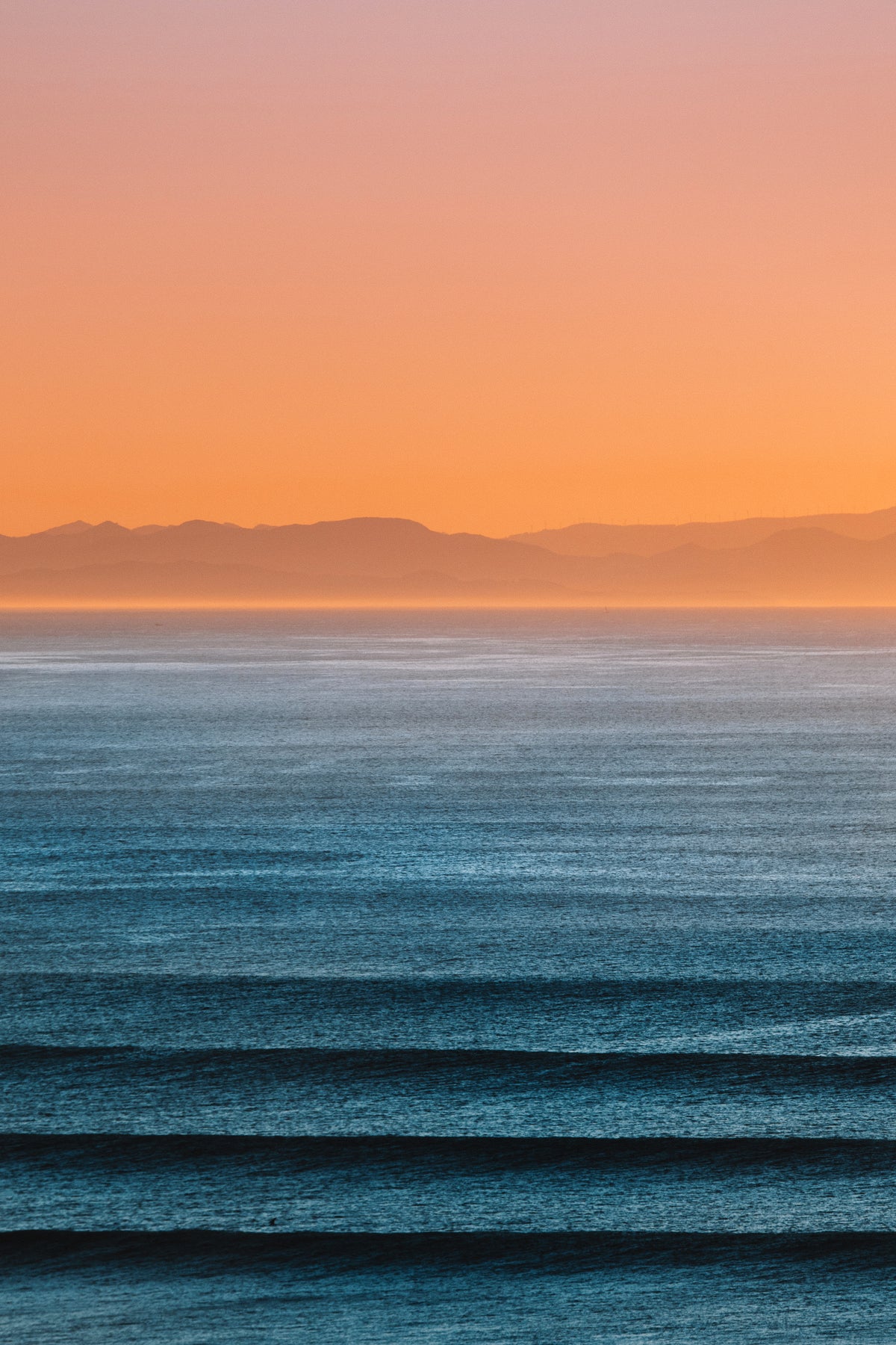 Lignes au coucher du soleil